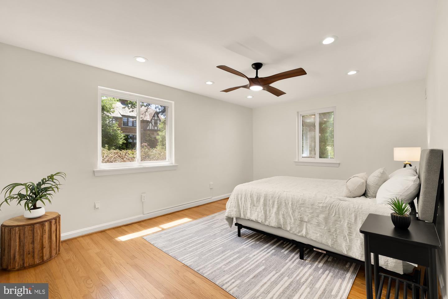 4560 Argyle Ter Nw Property Photo 28