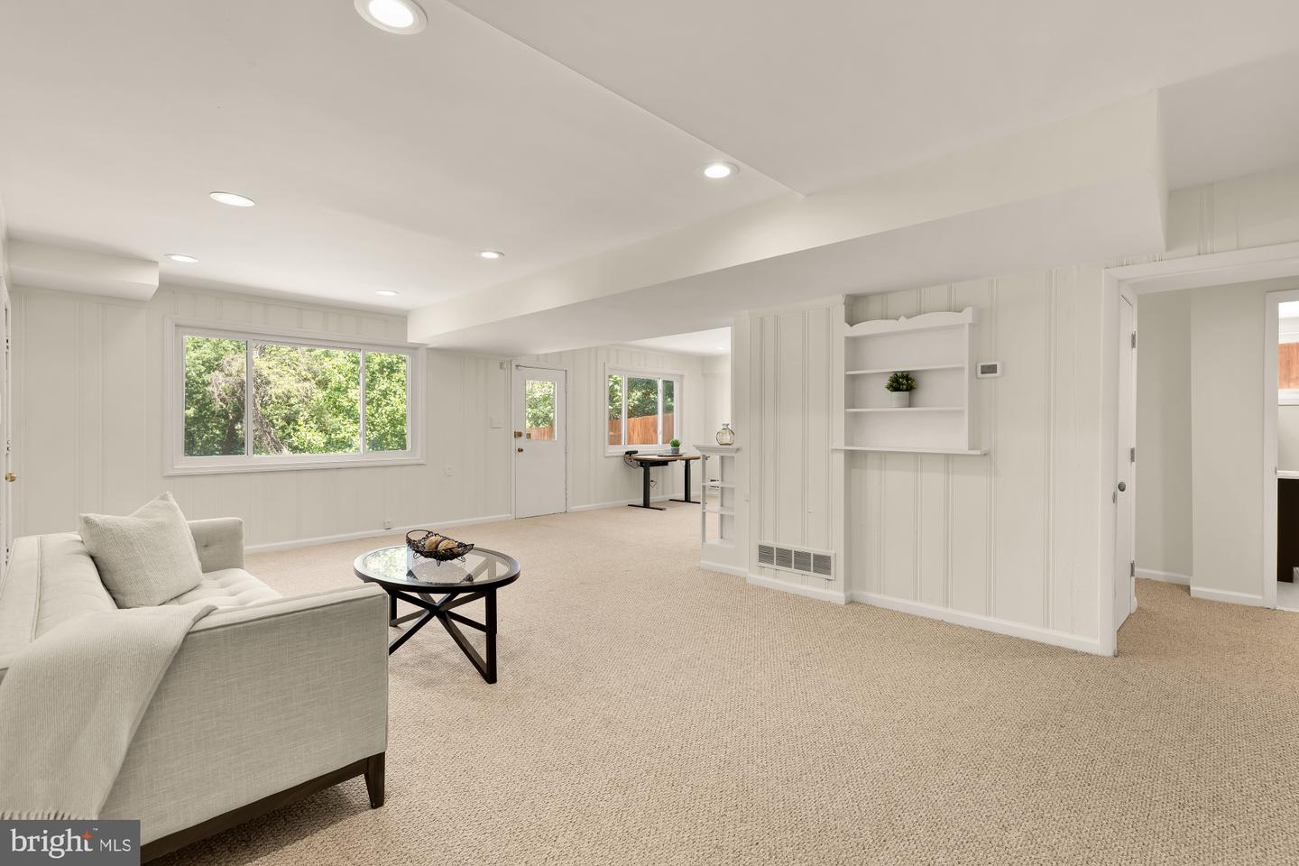4560 Argyle Ter Nw Property Photo 36