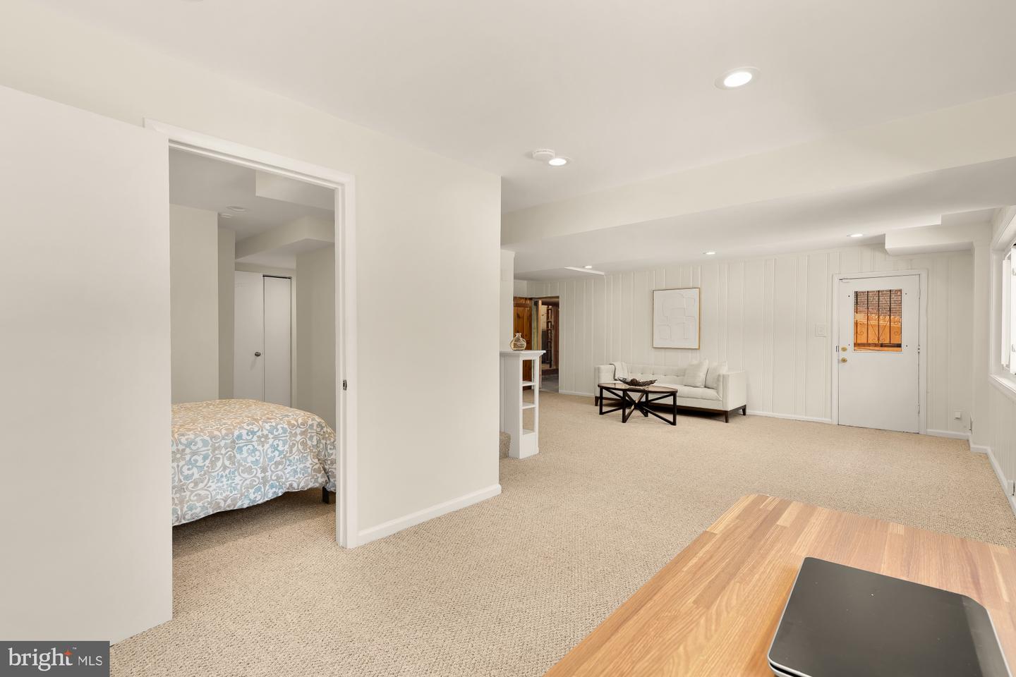 4560 Argyle Ter Nw Property Photo 37