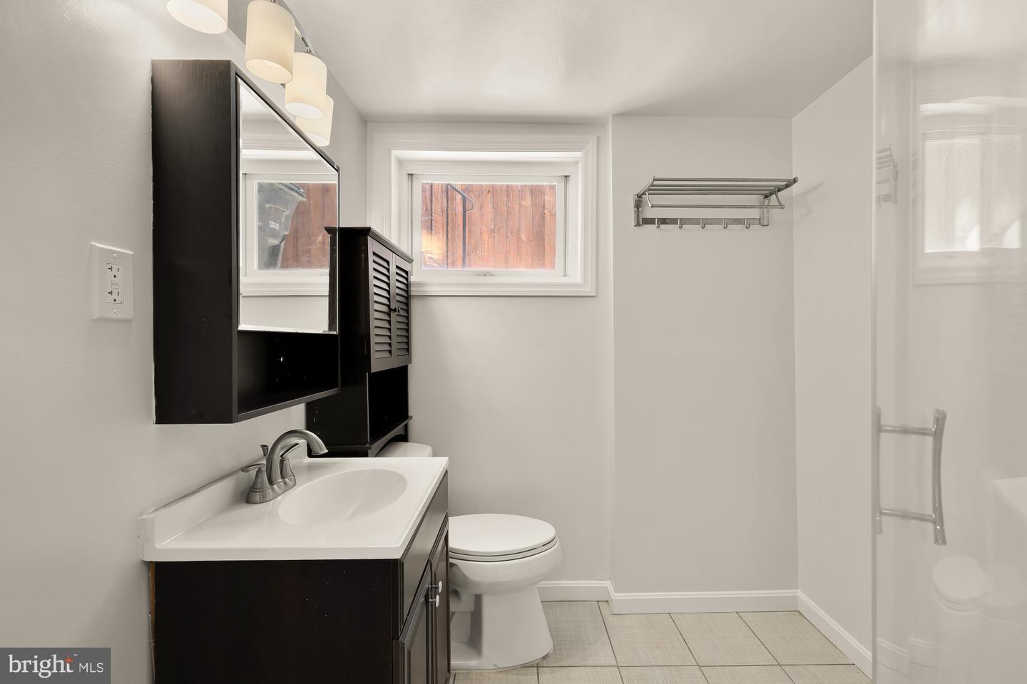 4560 Argyle Ter Nw Property Photo 40