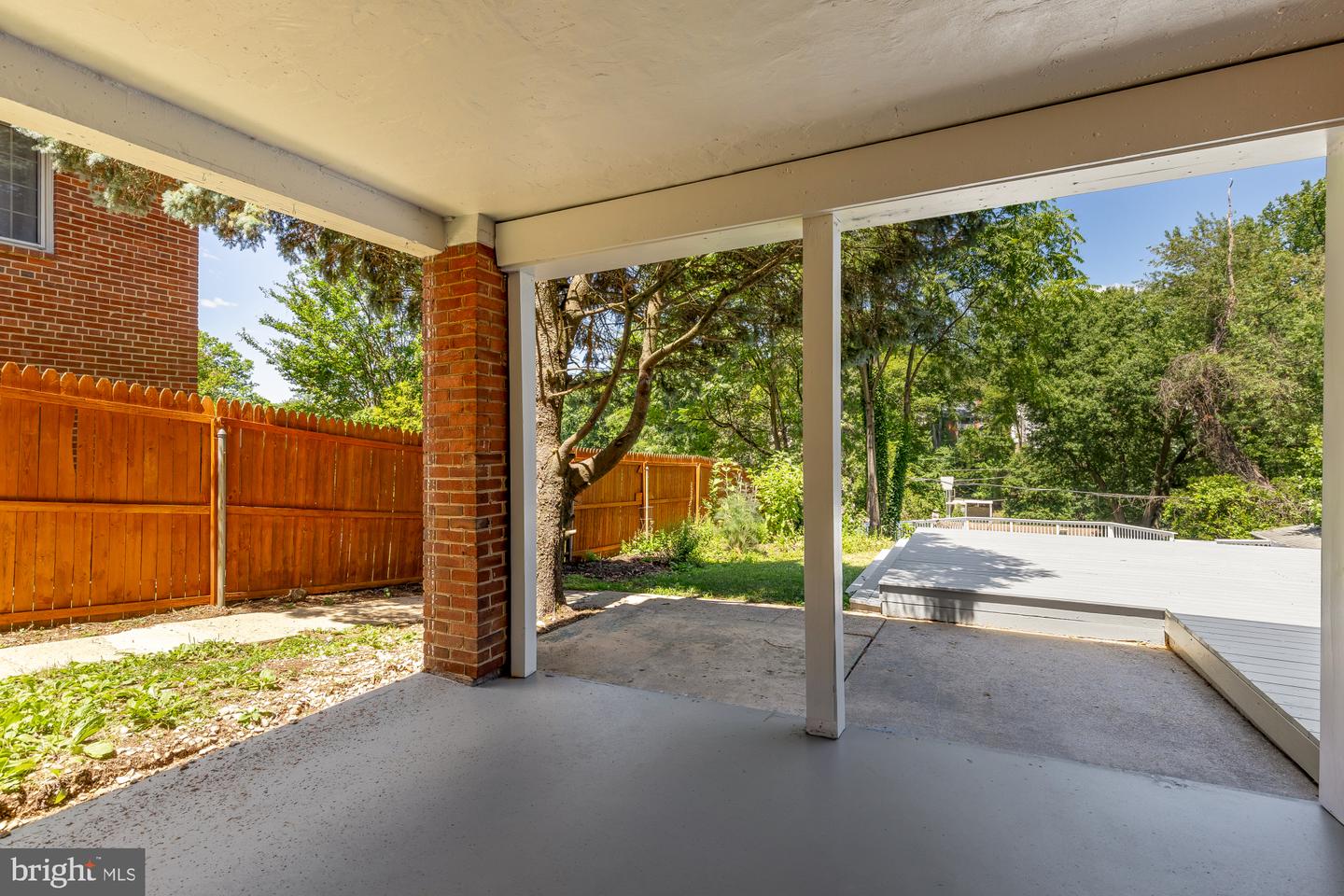 4560 Argyle Ter Nw Property Photo 44