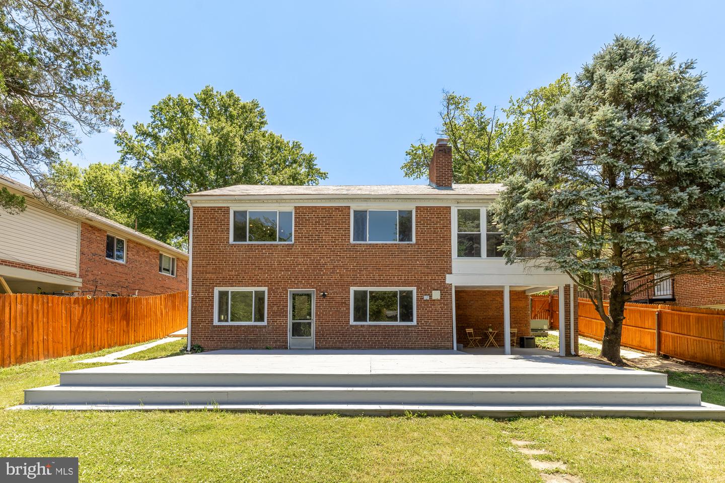 4560 Argyle Ter Nw Property Photo 48