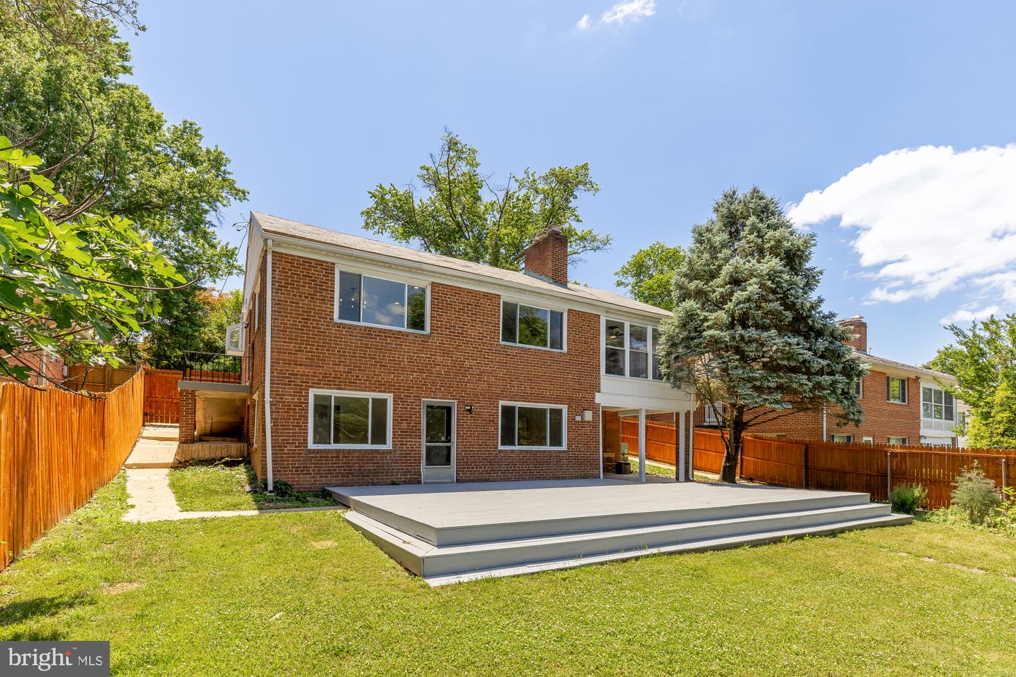 4560 Argyle Ter Nw Property Photo 49