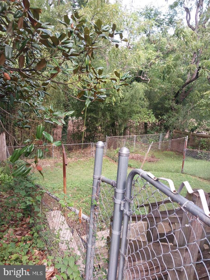5610 Clay Pl Ne Property Photo 3