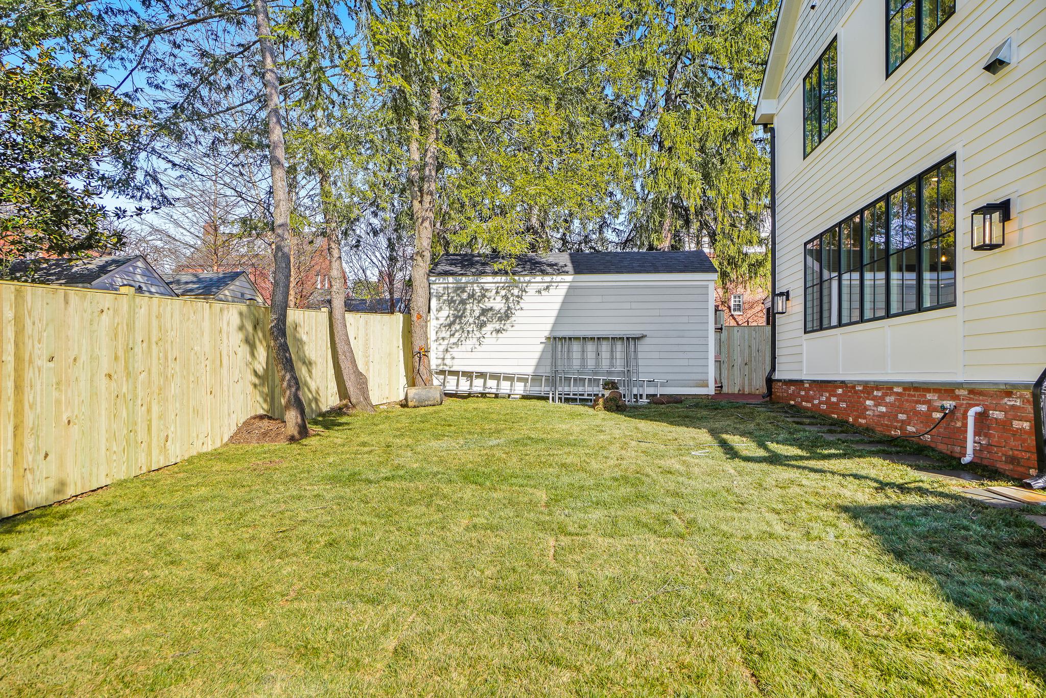 4317 Windom Pl Nw Property Photo 45