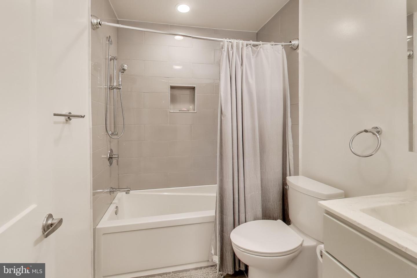 1310 12th St Nw #2 Property Photo 15