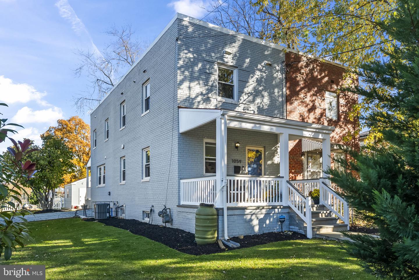 1059 48th St Ne Property Photo 1