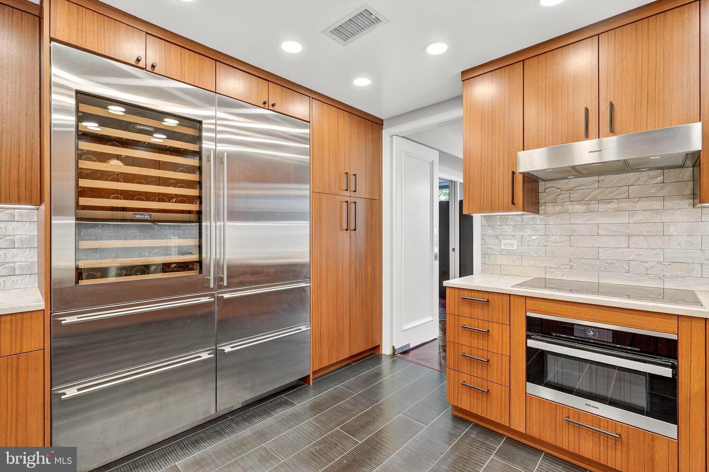 1155 23rd St Nw #3d Property Photo 9