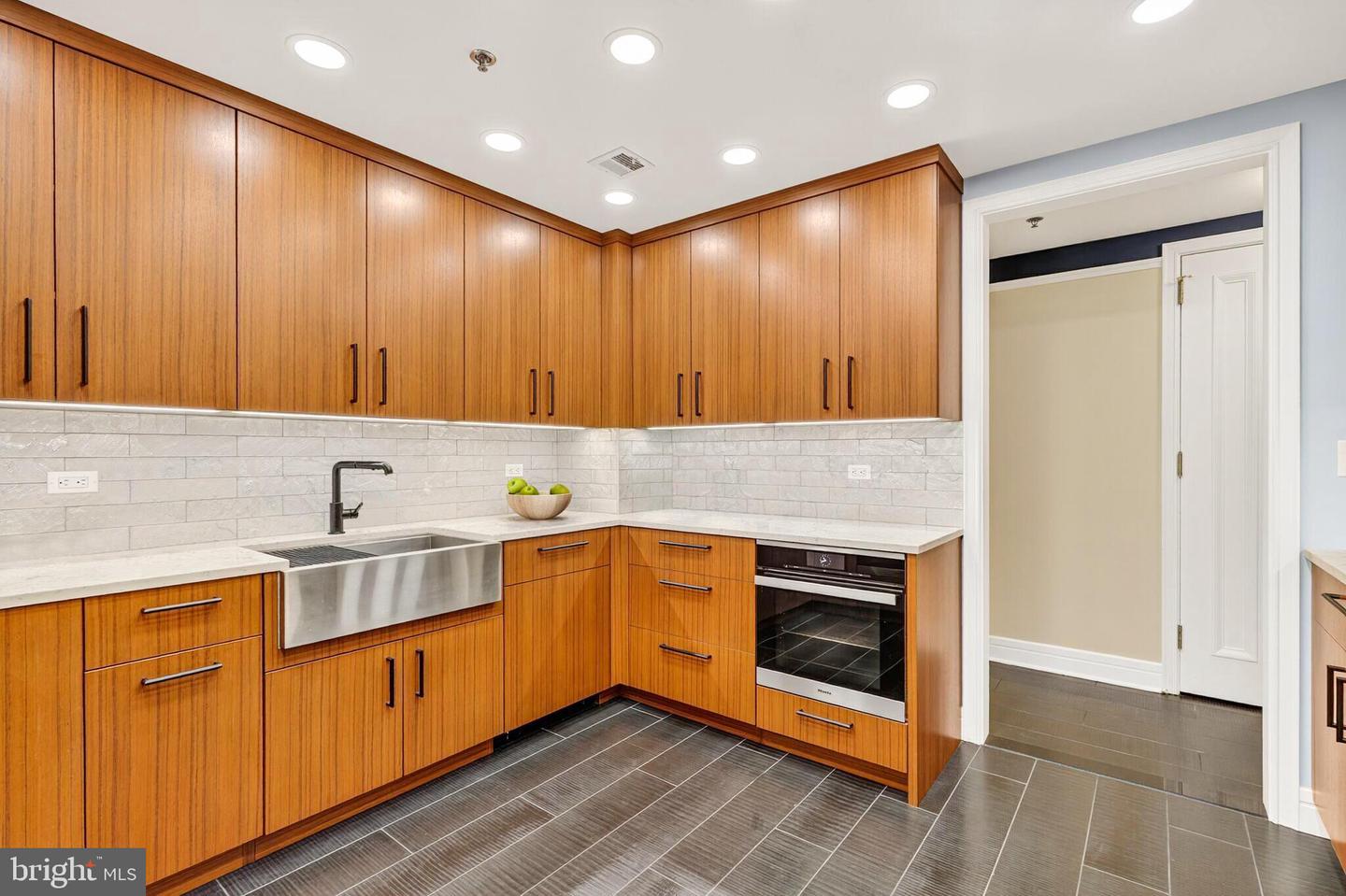 1155 23rd St Nw #3d Property Photo 11
