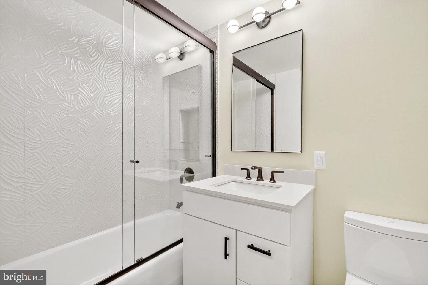 1155 23rd St Nw #3d Property Photo 17