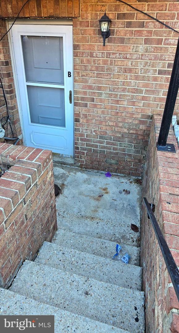 4641 6TH ST SE #BASEMENT Property Photo 1