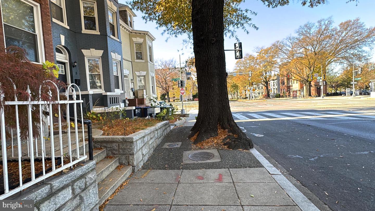 11 Rhode Island Ave Ne Property Photo 3