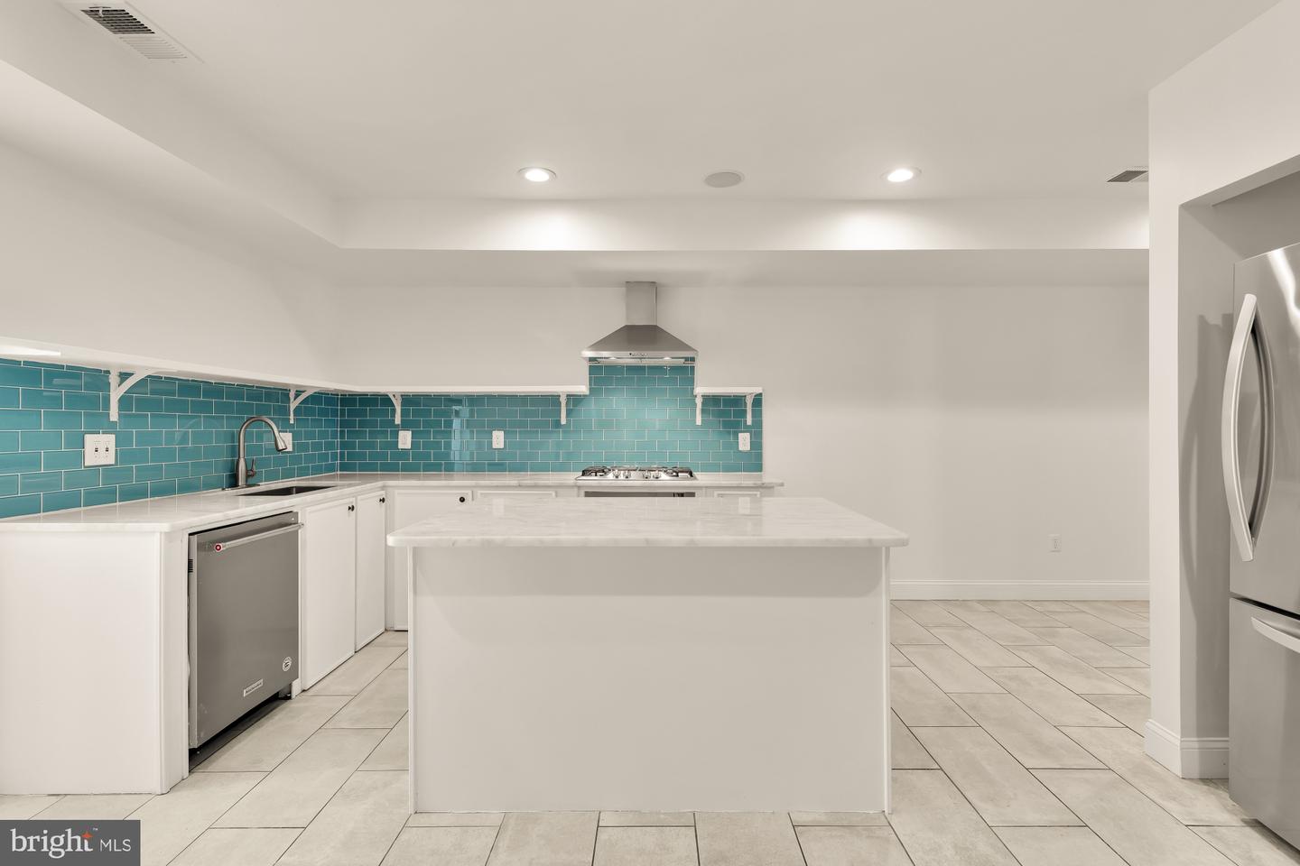1210 Meigs Pl Ne Property Photo 27