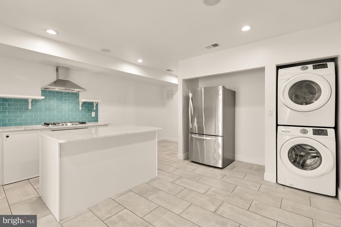 1210 Meigs Pl Ne Property Photo 28