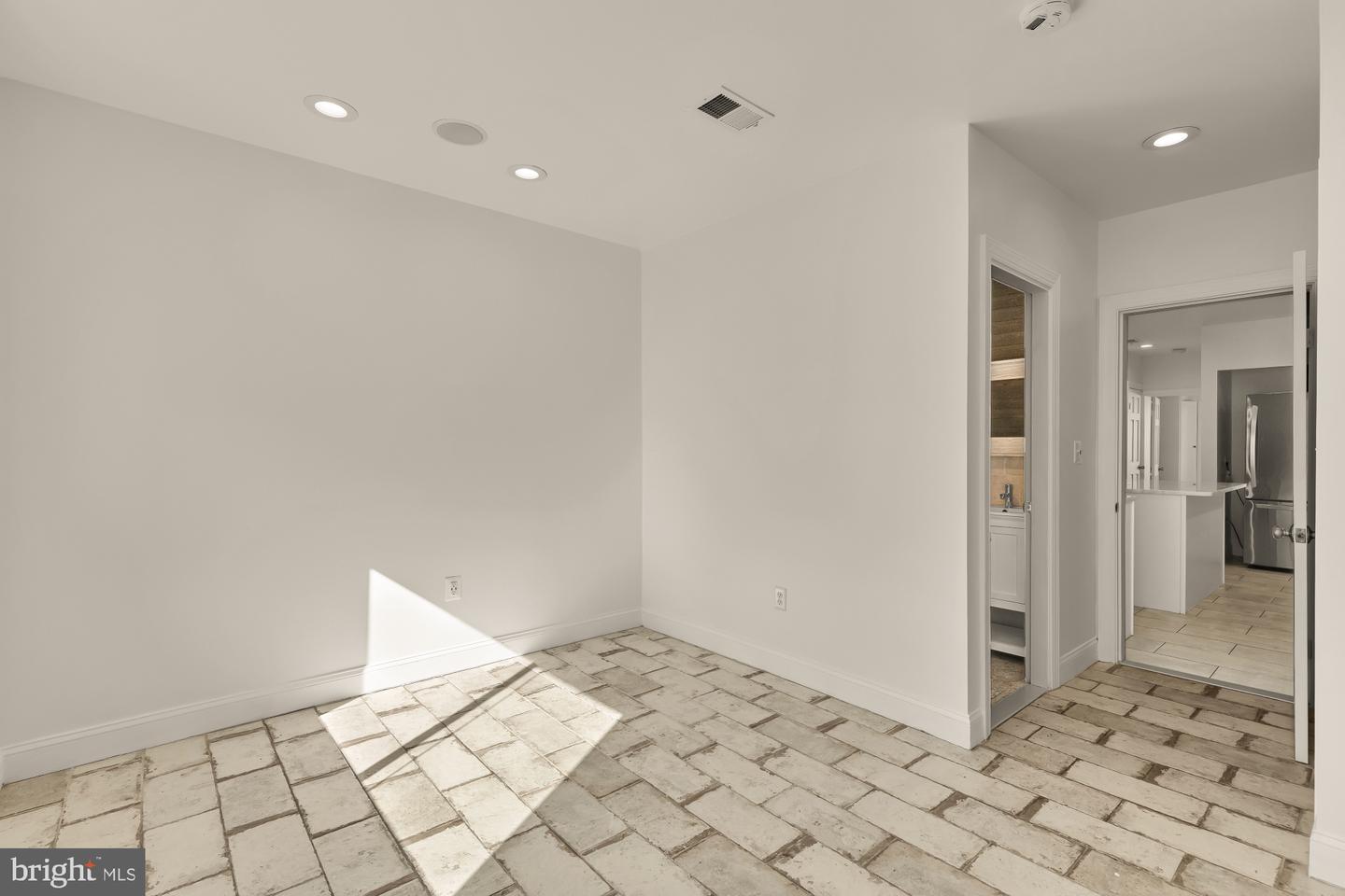 1210 Meigs Pl Ne Property Photo 33
