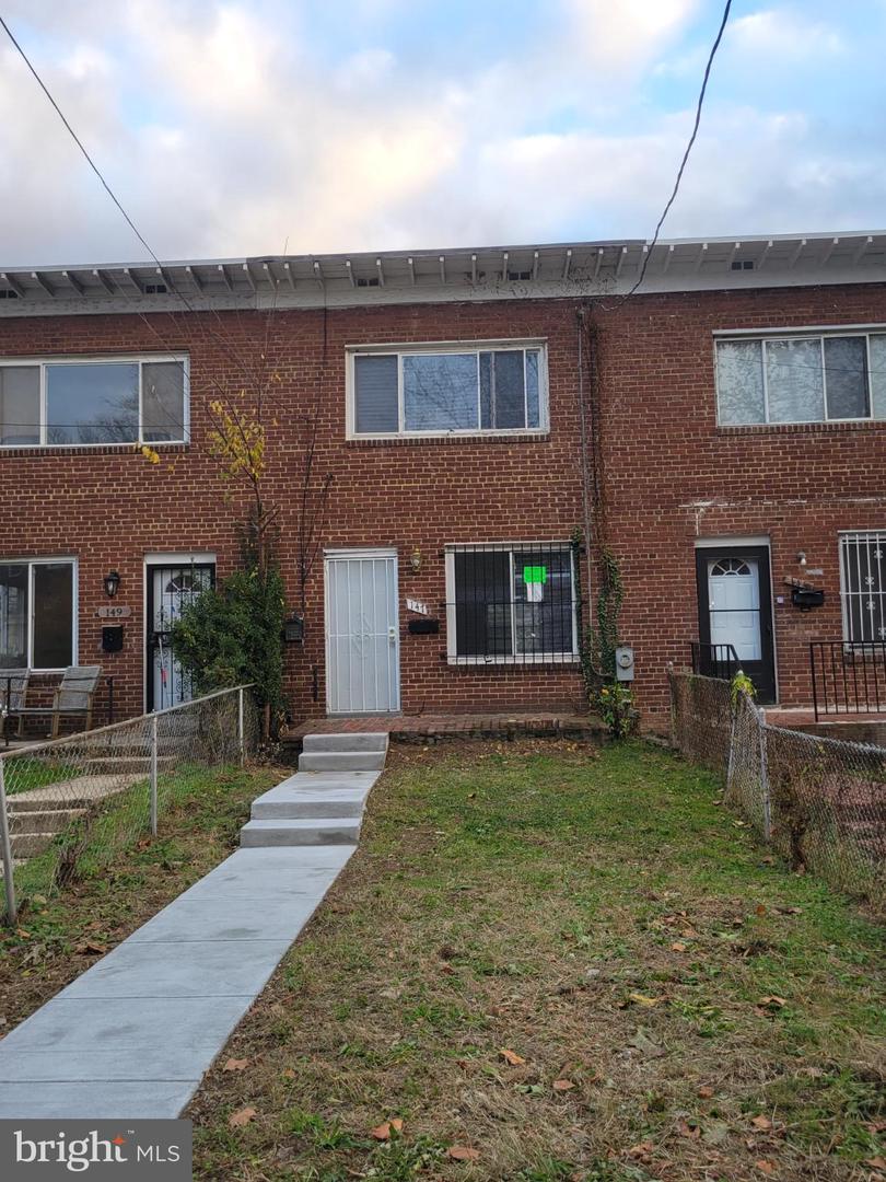147 MISSISSIPPI AVE SE Property Photo 1