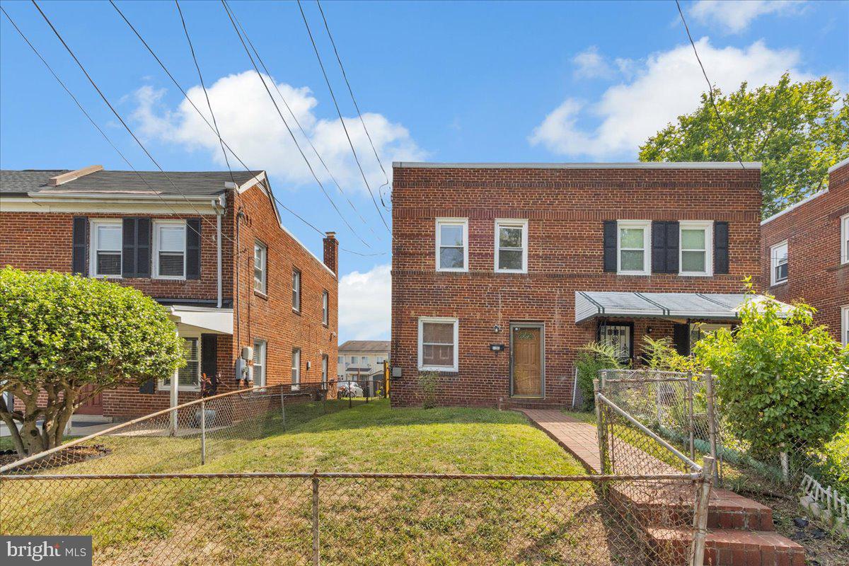 1193 46TH PL SE Property Photo 1