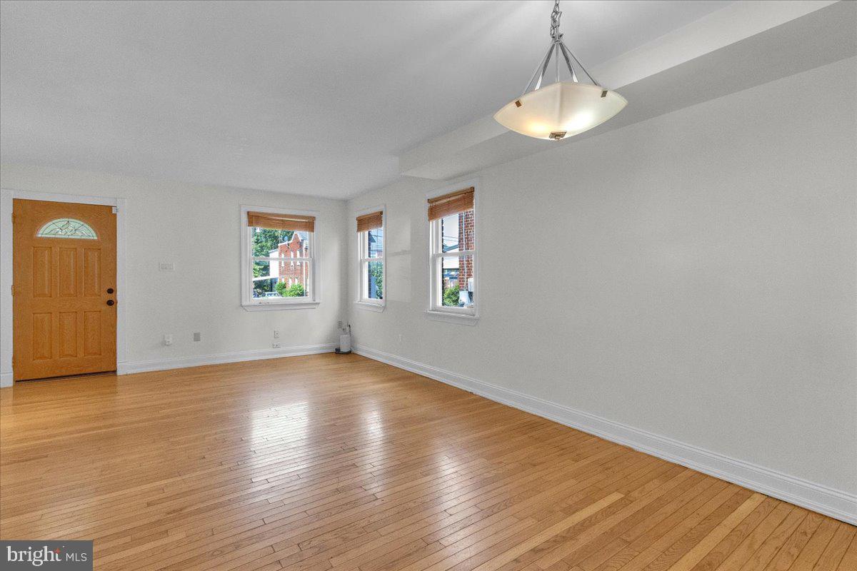 1193 46th Pl Se Property Photo 6