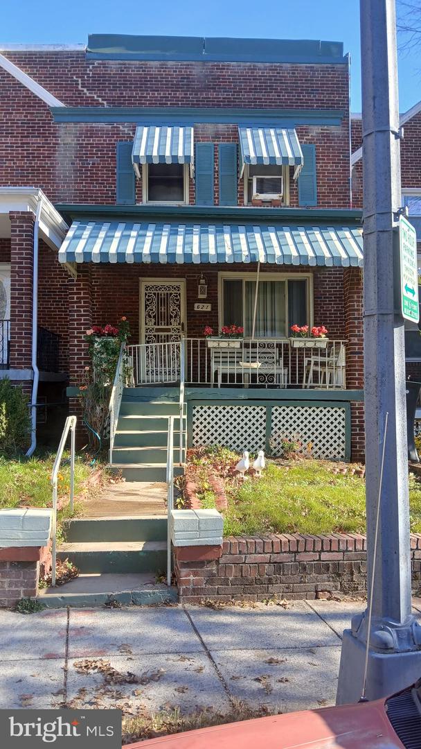 621 21st St Ne Property Photo 1