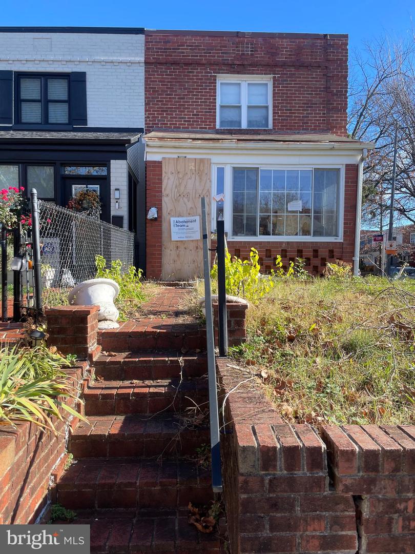 101 33rd St Ne Property Photo 1
