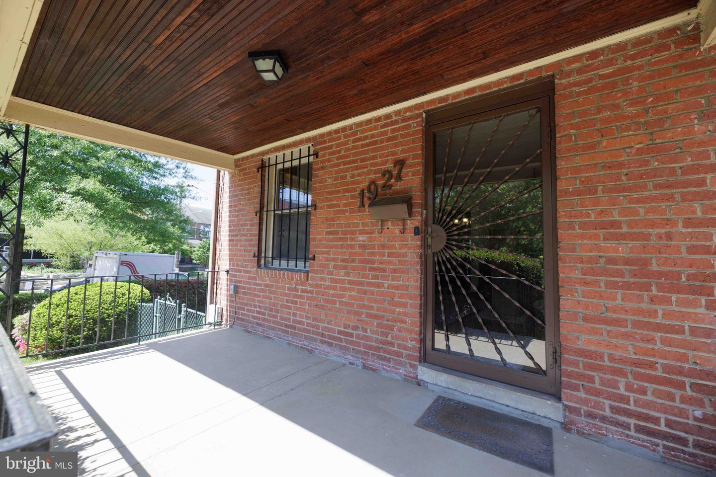 1927 21st Pl Se Property Photo 3