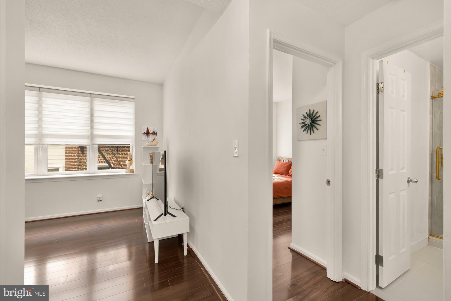 2630 Adams Mill Rd Nw #302 Property Photo 3