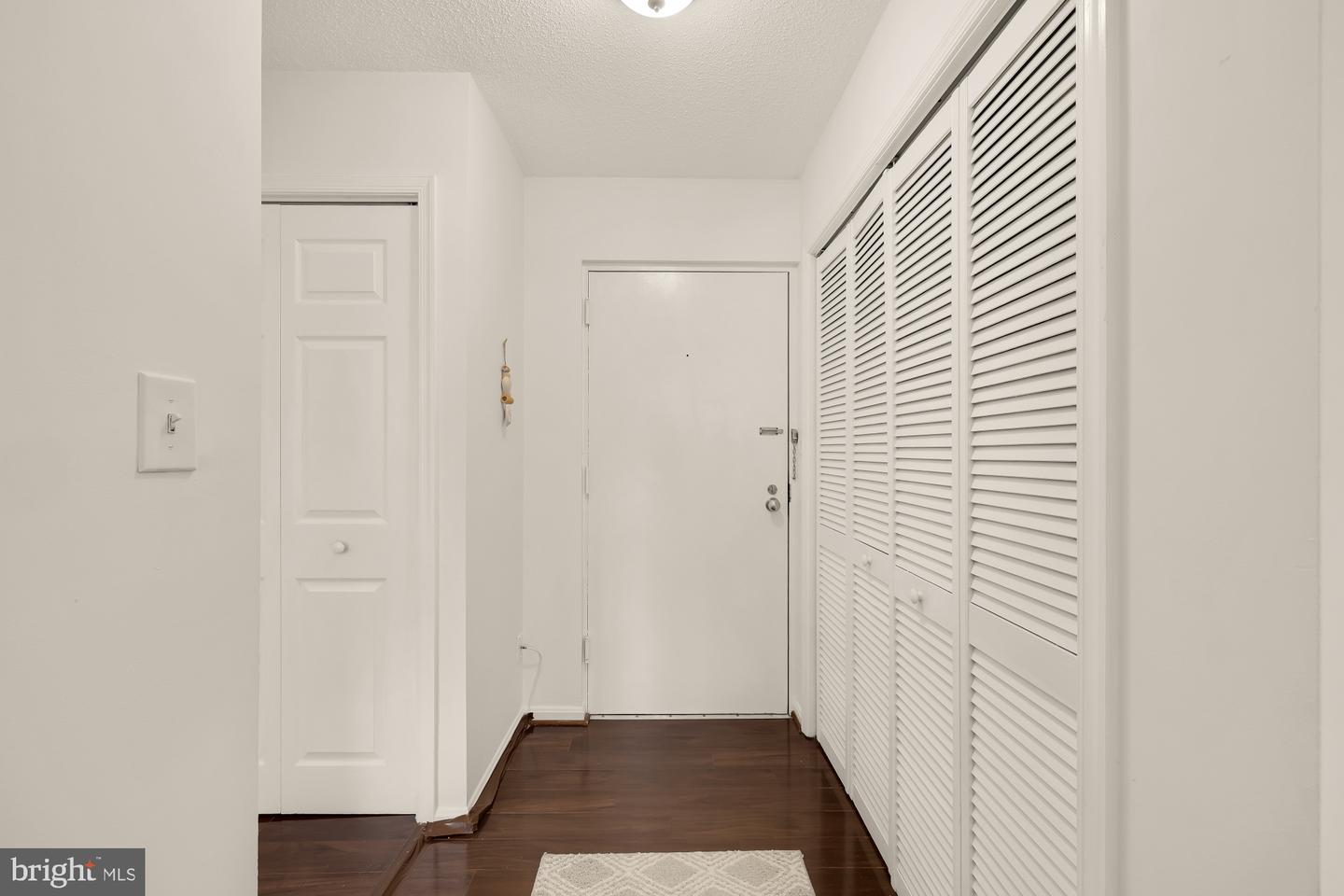 2630 Adams Mill Rd Nw #302 Property Photo 4