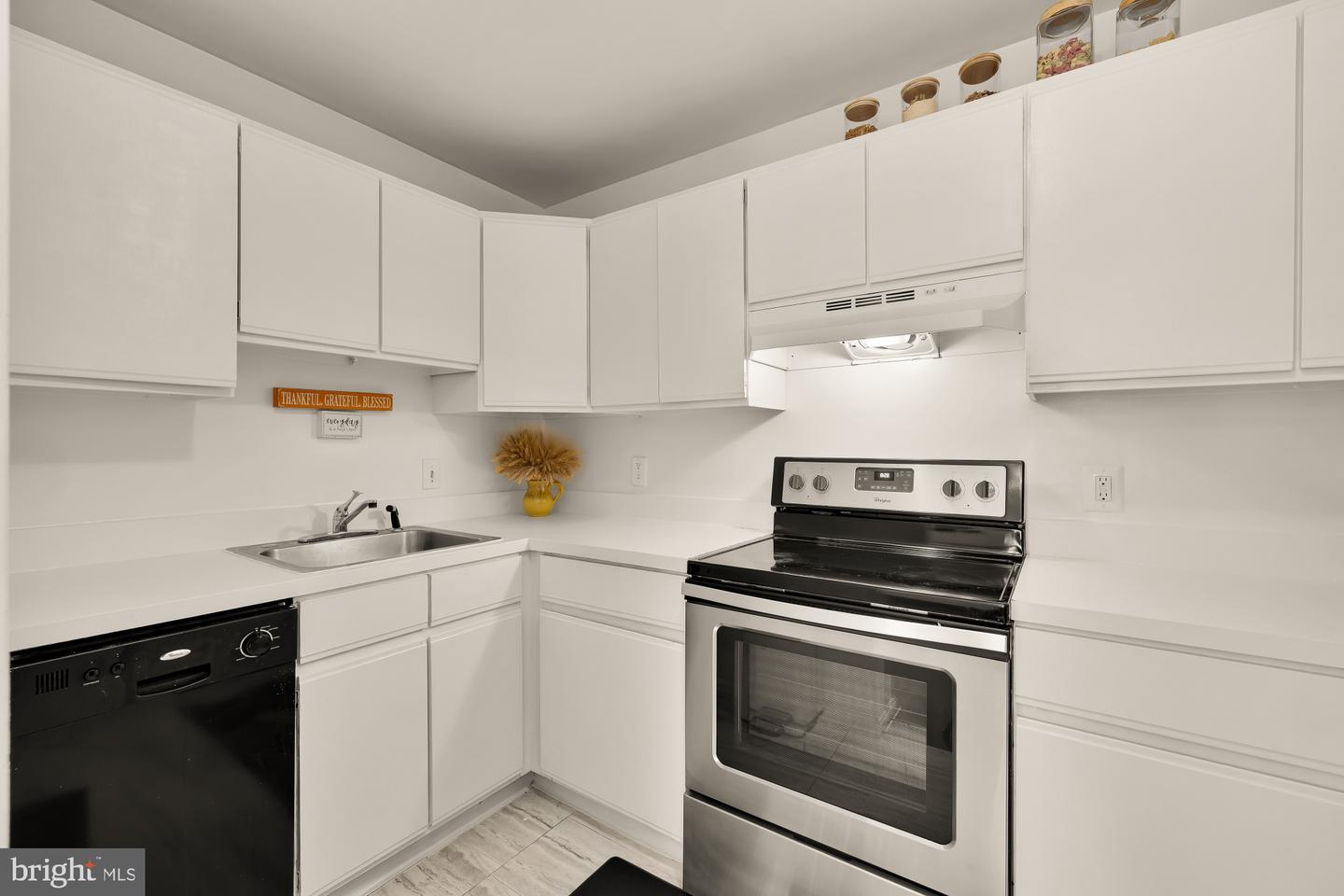 2630 Adams Mill Rd Nw #302 Property Photo 9
