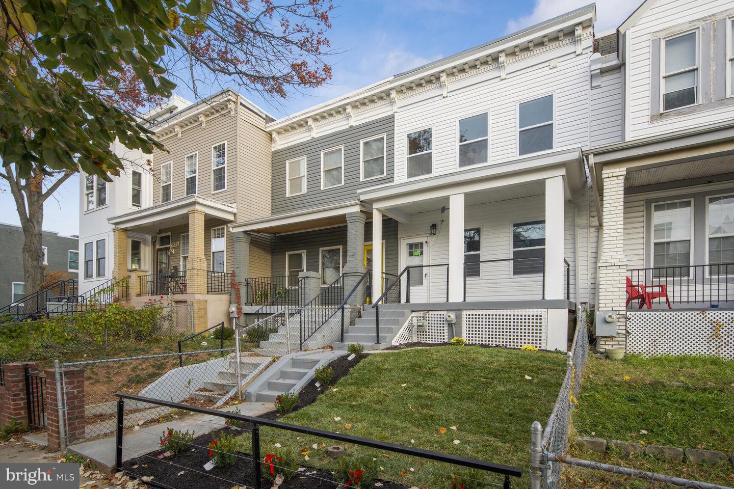 1411 Montello Ave Ne Property Photo 1