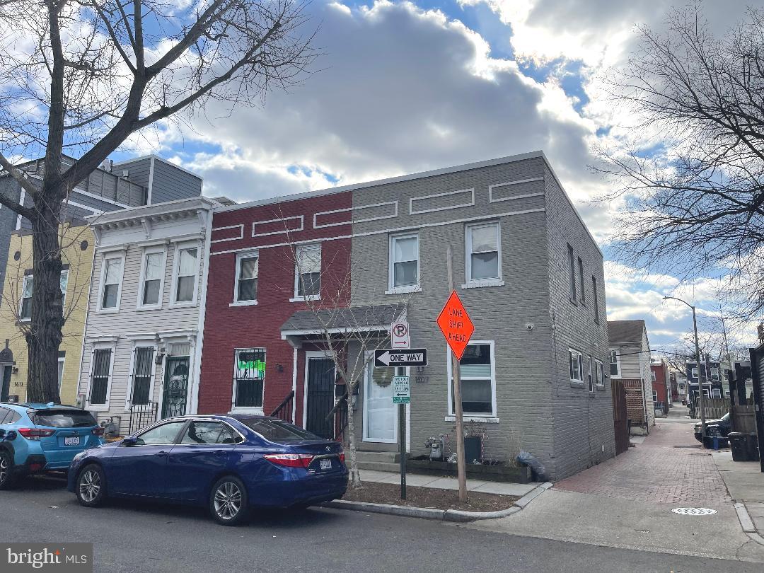 1609 Gales St Ne Property Photo 2