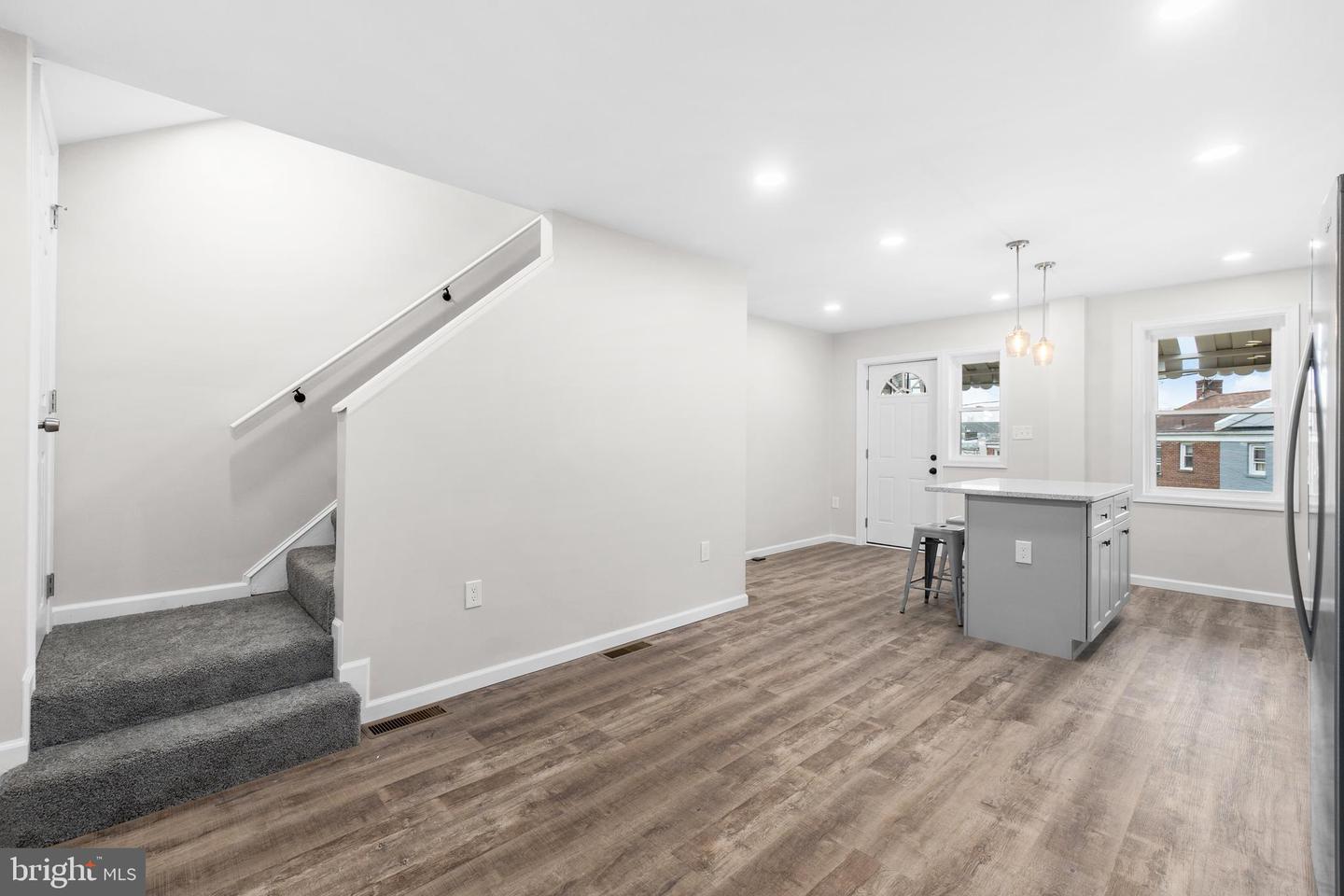 4686 A St Se Property Photo 6
