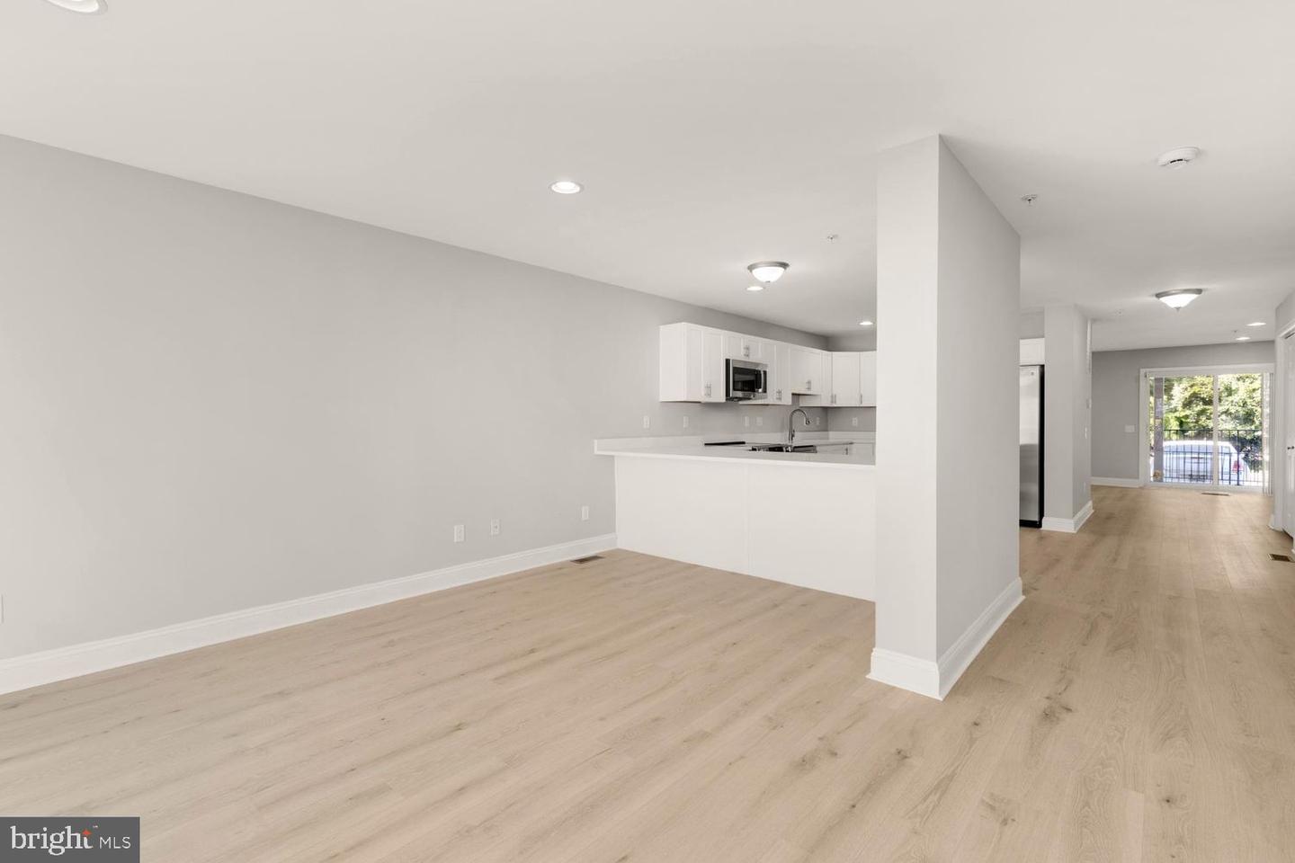 1755 W St Se #a Property Photo 5
