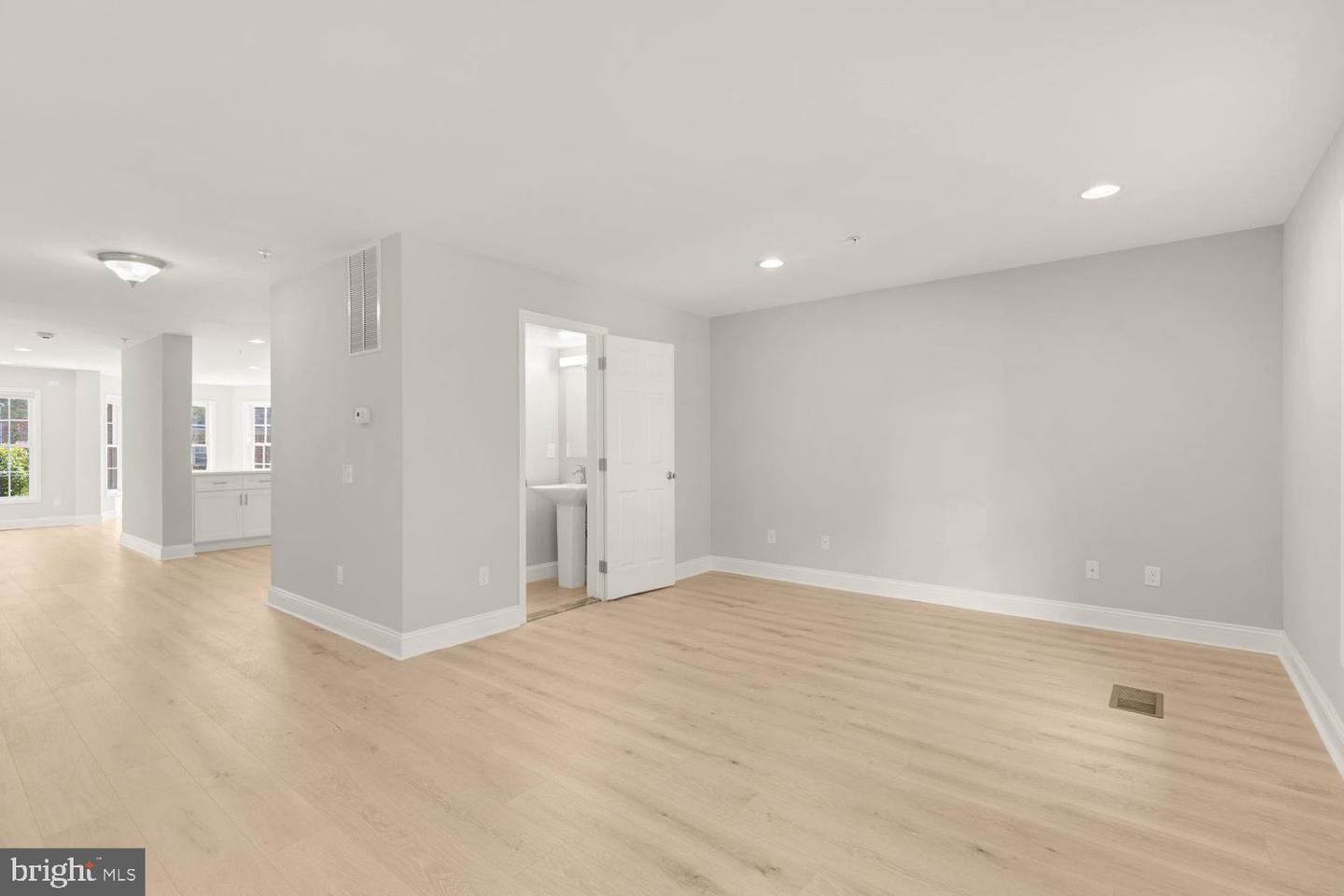 1755 W St Se #a Property Photo 22