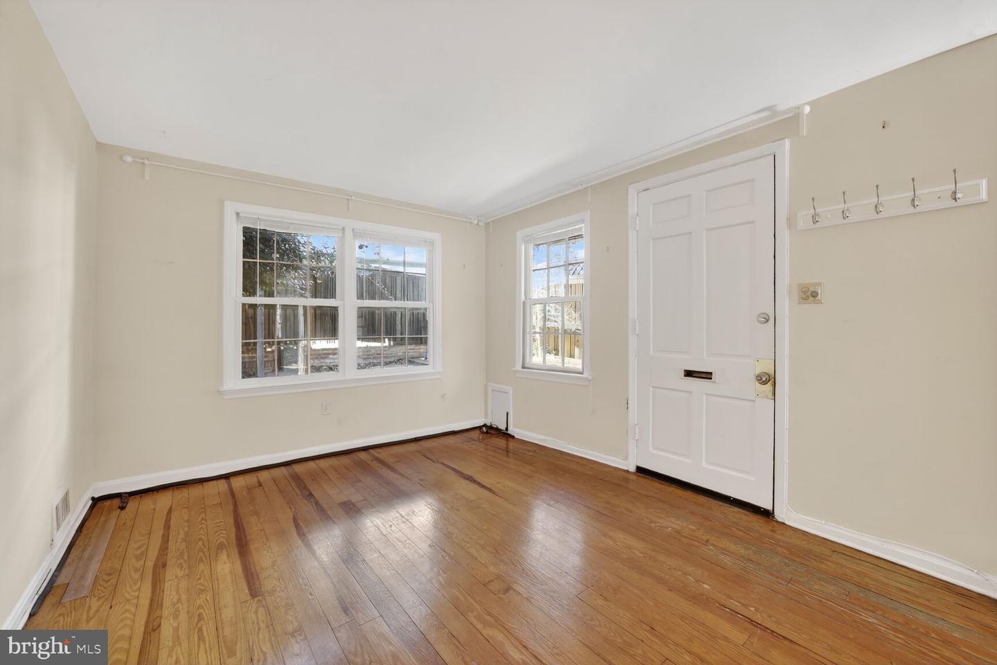 3421 Reservoir Rd Nw Property Photo 2