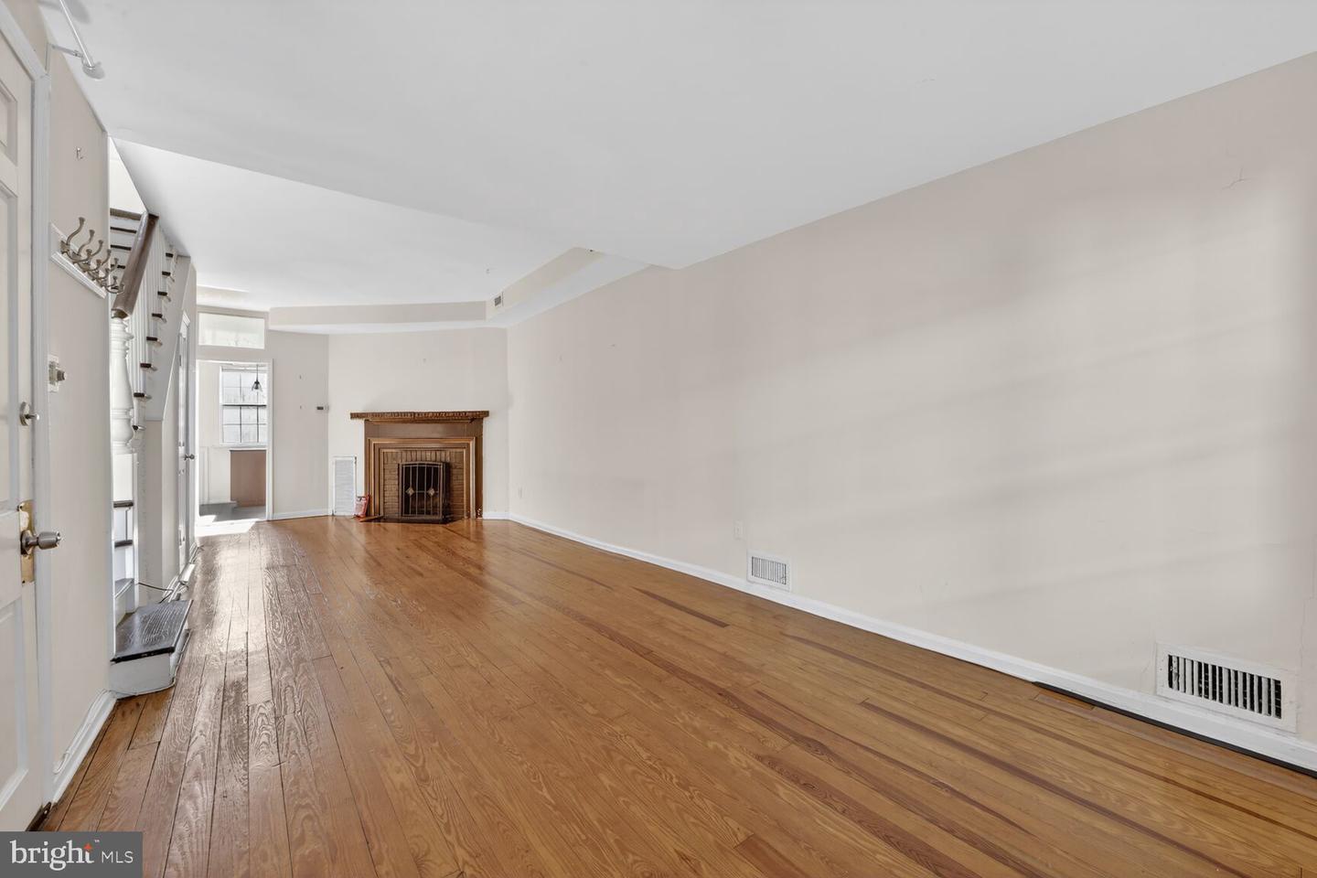 3421 Reservoir Rd Nw Property Photo 4