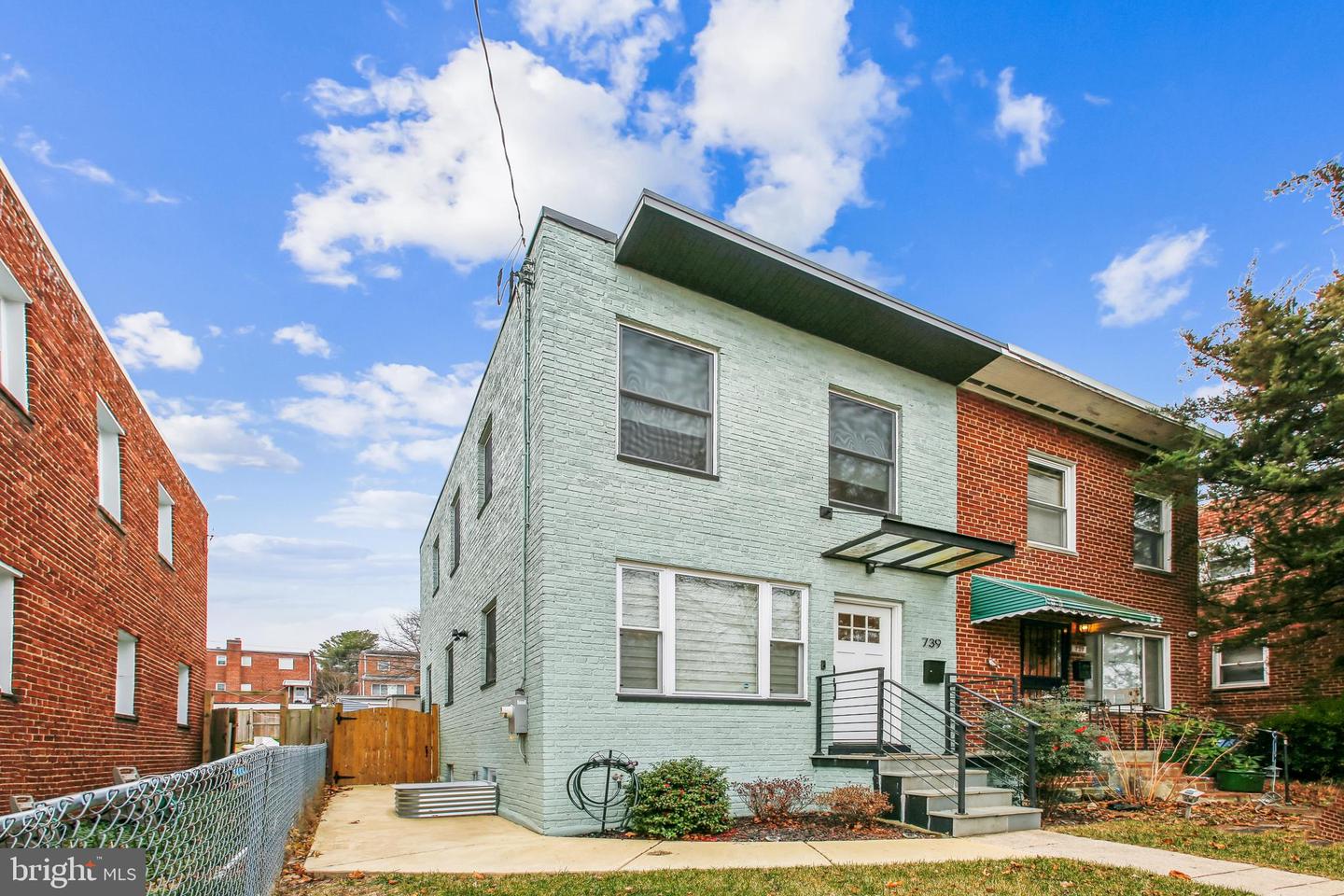 739 Kennedy St Ne Property Photo 1