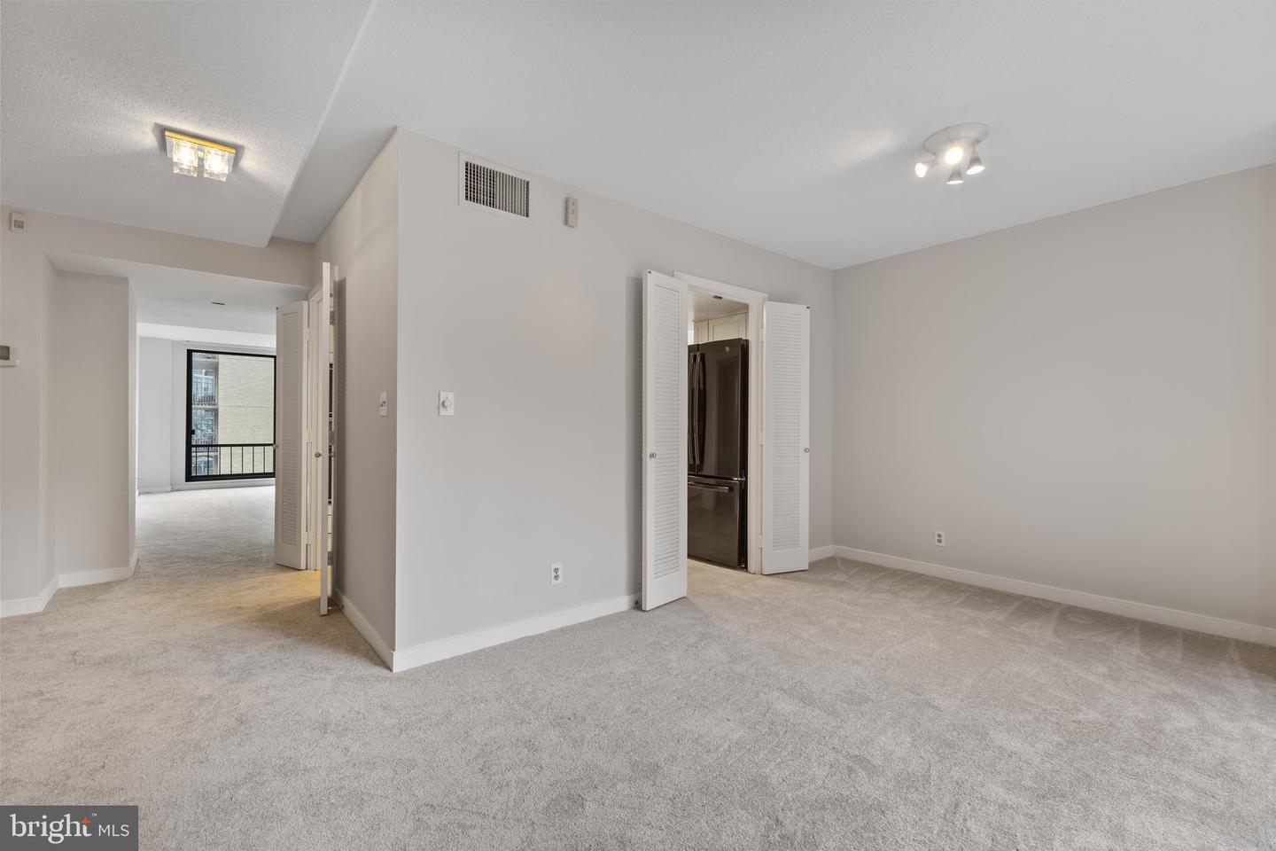 1099 22nd St Nw #601 Property Photo 8