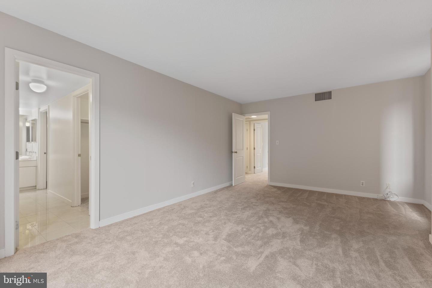 1099 22nd St Nw #601 Property Photo 27