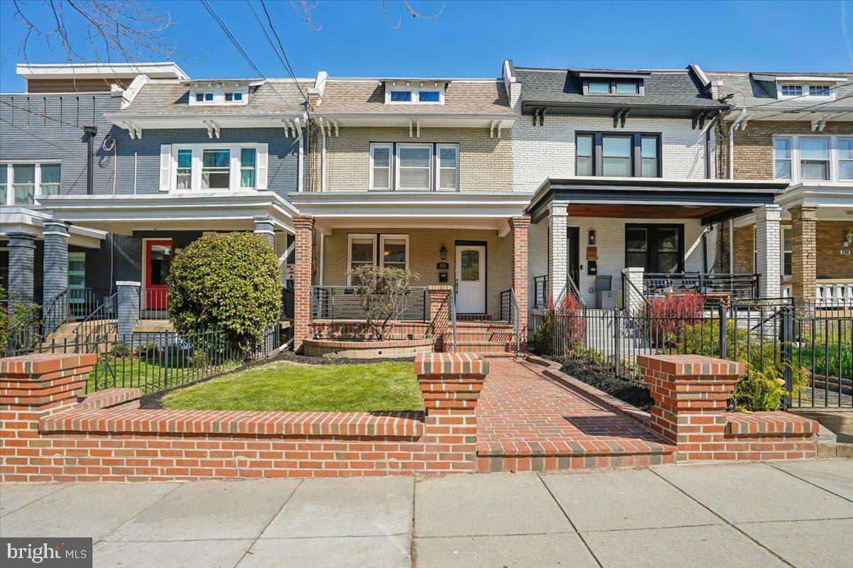 415 Emerson St Nw Property Photo 1