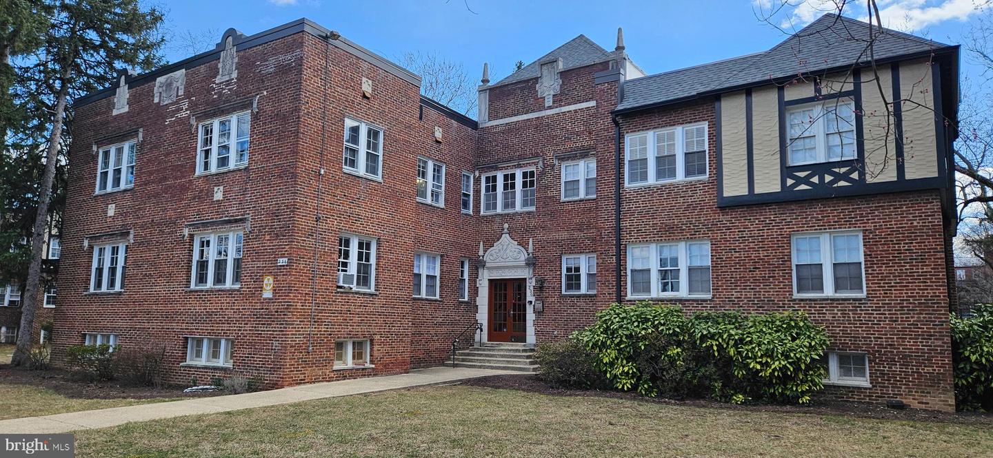 236 FARRAGUT ST NW #H-203 Property Photo 1