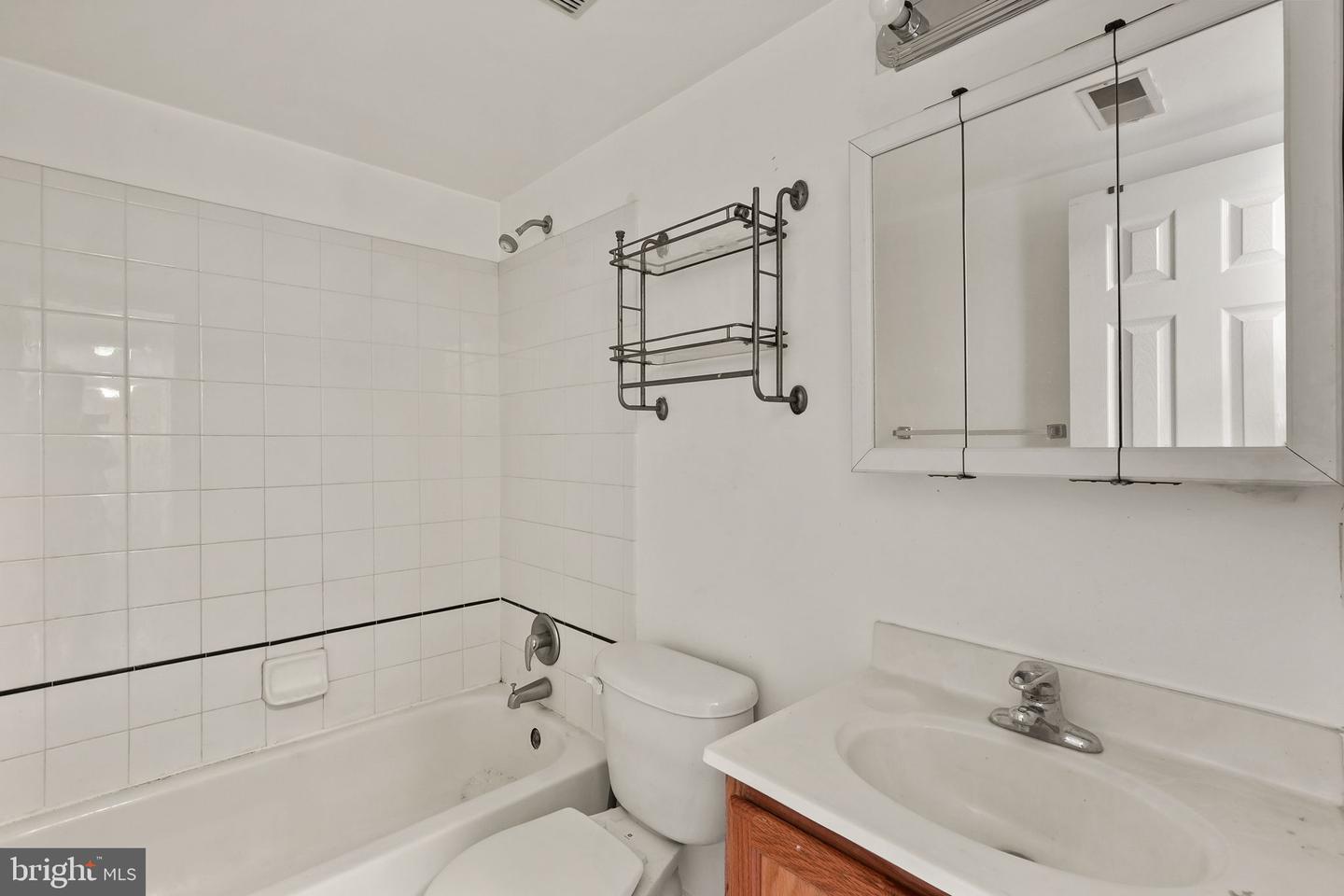 4116 Ames St Ne #203 Property Photo 16