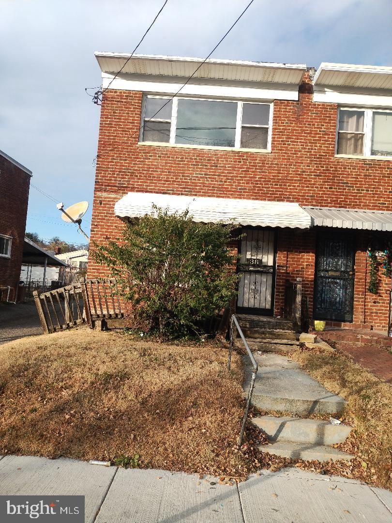 38 Sheridan St Ne Property Photo 1