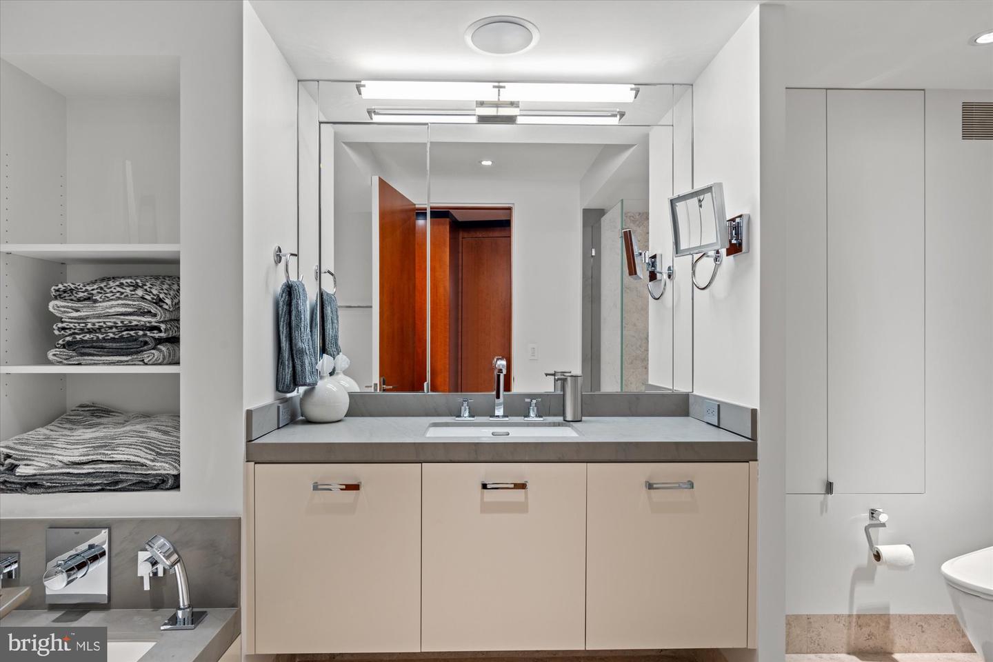 700 New Hampshire Ave Nw #708/709 Property Photo 35