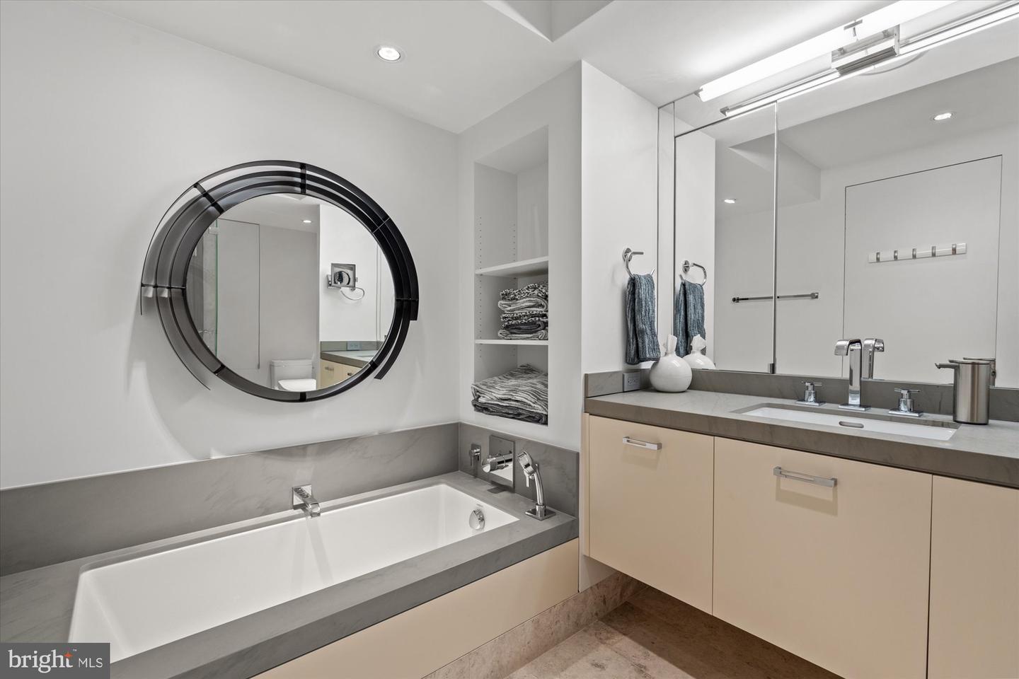700 New Hampshire Ave Nw #708/709 Property Photo 36