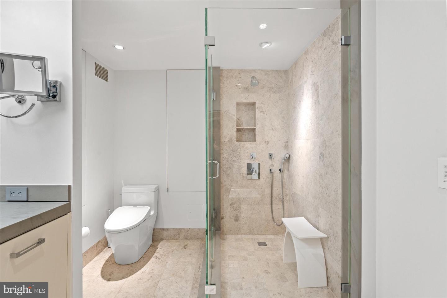 700 New Hampshire Ave Nw #708/709 Property Photo 38