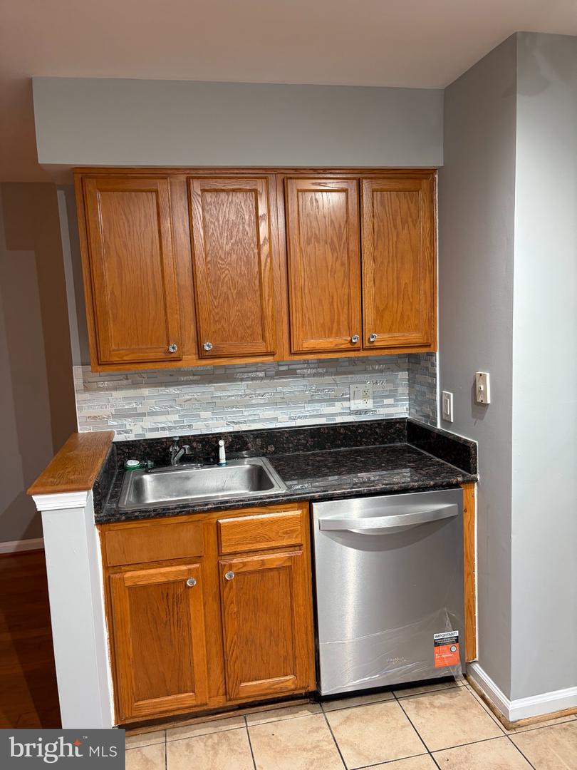 4110 Ames St Ne #102 Property Photo 3