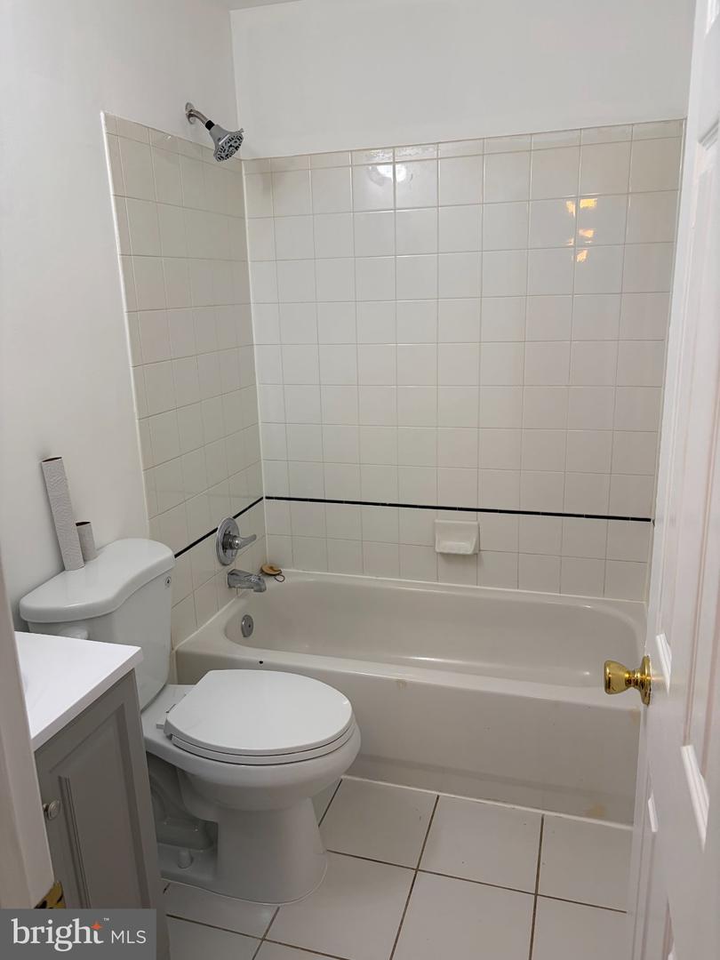 4110 Ames St Ne #102 Property Photo 4