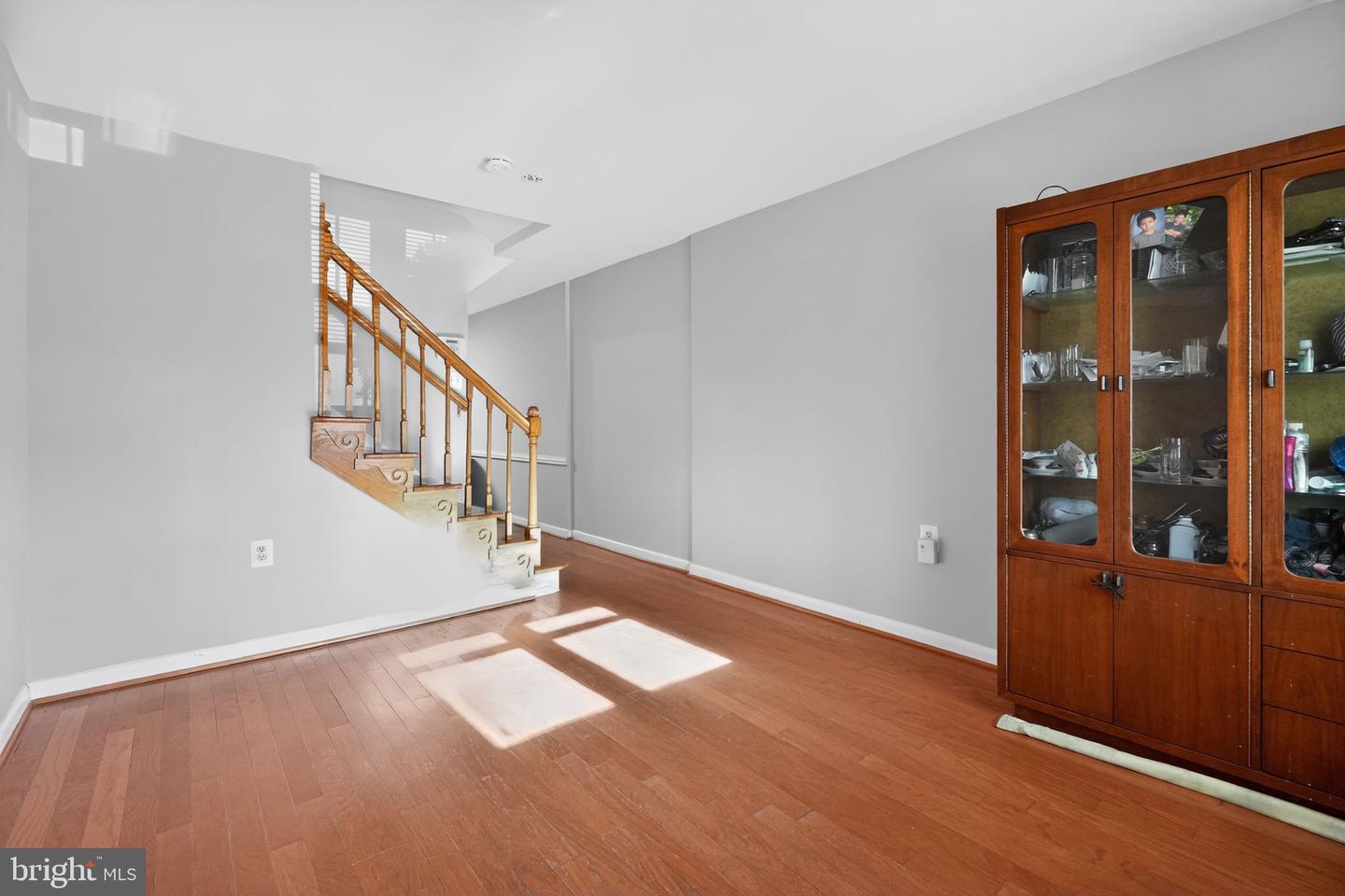 1718 Montana Ave Ne #1718 Property Photo 4