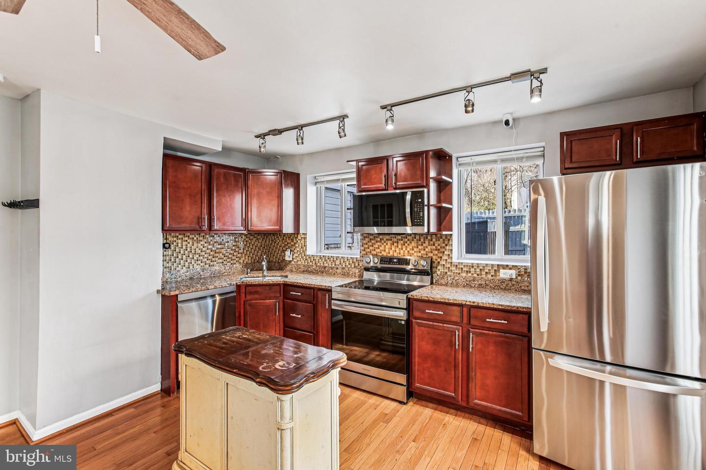 836 Division Ave Ne Property Photo 11