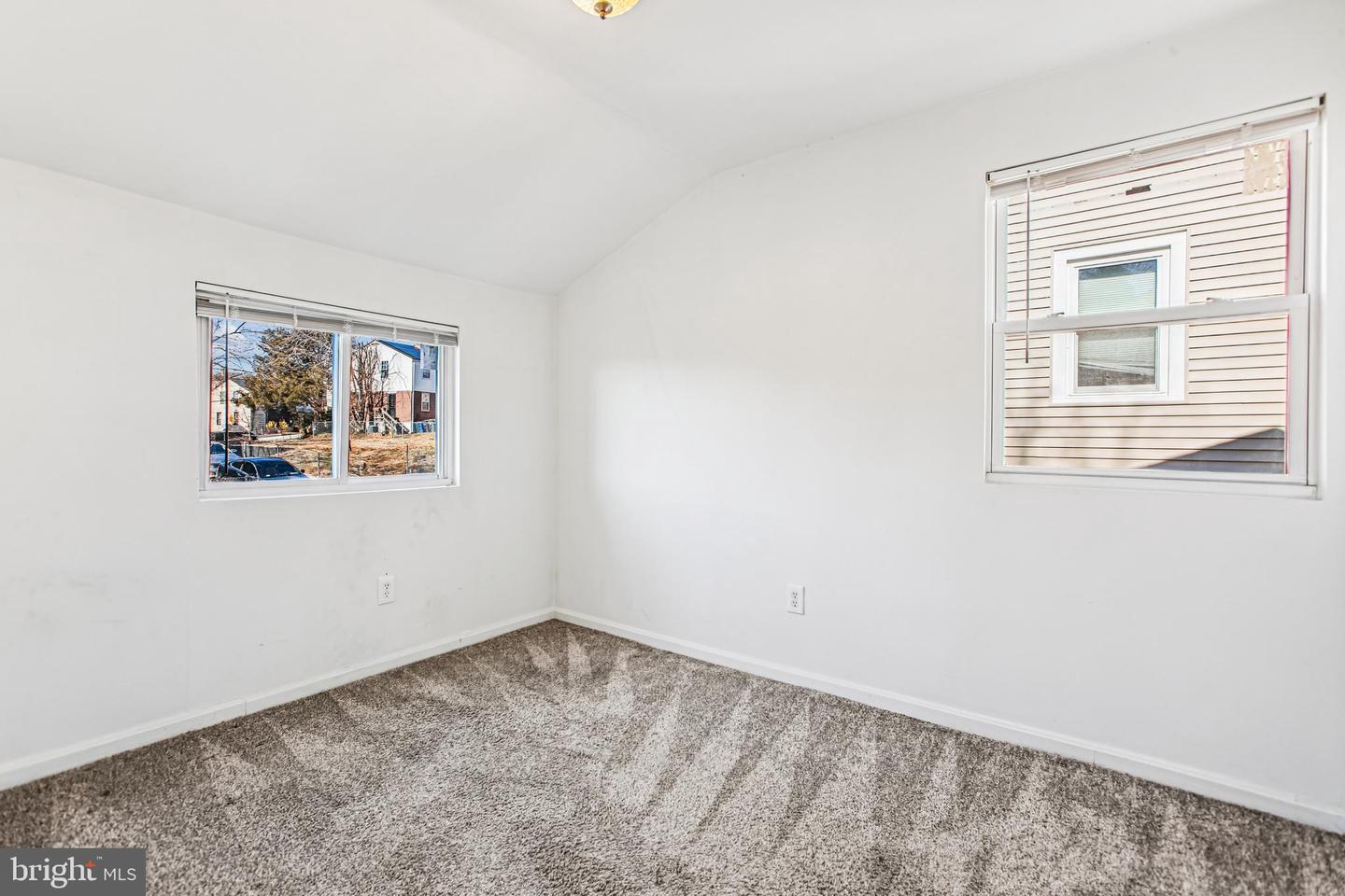 836 Division Ave Ne Property Photo 18